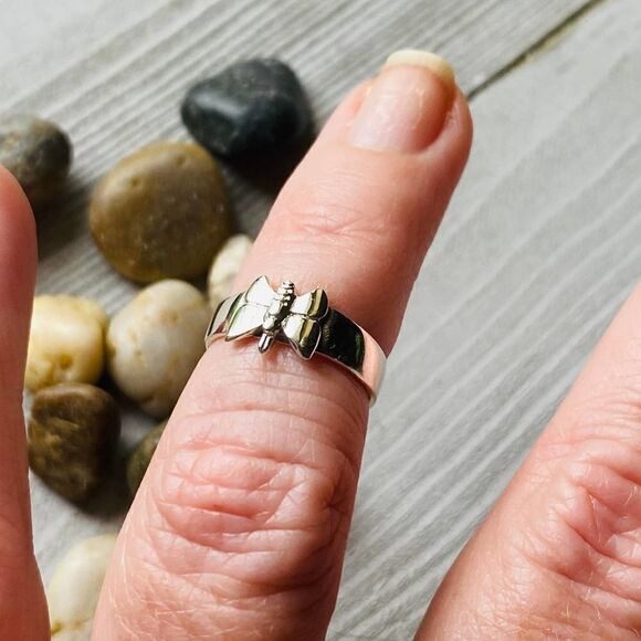 Sterling Silver Butterfly Toe Ring Midi Ring - Picture 3 of 4